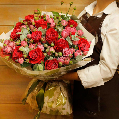 Ծաղկեփունջ «Any Rose Rubi» վարդ, էվկալիպտ