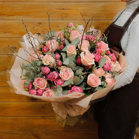 Ծաղկեփունջ «Any Rose Nancy» վարդ, էվկալիպտ